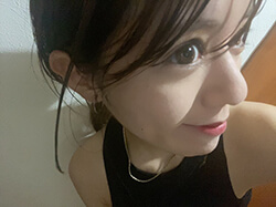 かりな (24)